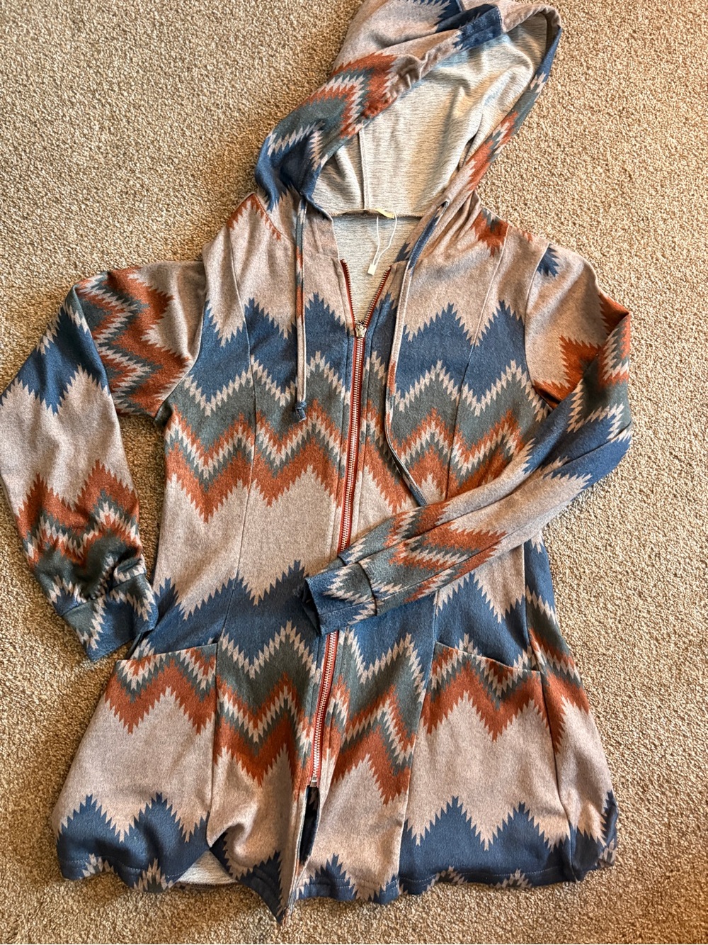 Women’s Hooded Zip Cardigan Sweater - Beige with Blue & Rust Chevron